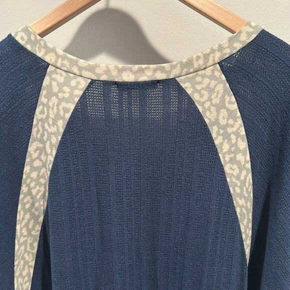 Ces Femme Medium Navy Blue Animal Print Open Knit Dolman Sweater Top - Picture 11 of 11